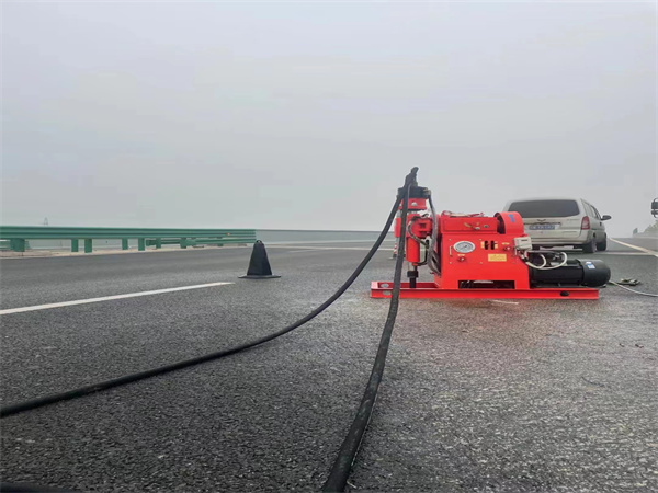 温宿马路路基路面开裂下沉注浆加固灌浆