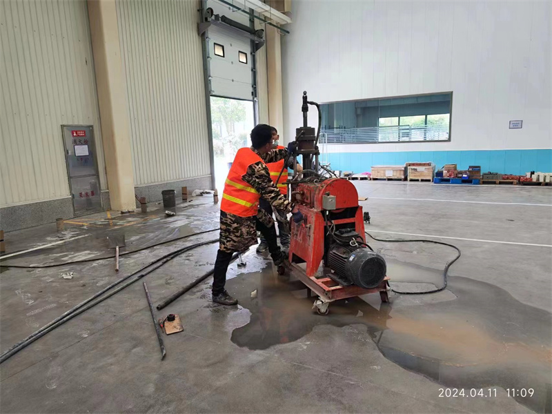 温宿厂房地面下沉塌陷注浆加固施工